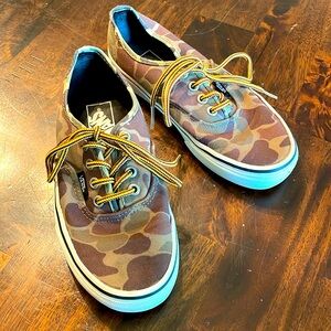Vans Authentic Shoe Camouflage Size 6 US Women’s/4.5 US Men’s Good Condition